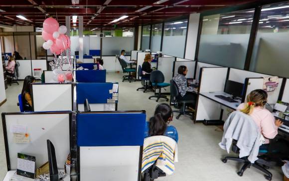 Las call center están impulsando la reactivación de las oficinas en Medellín, de acuerdo con la firma MTS. FOTO Manuel Saldarriaga