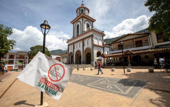 Asamblea ambiental en Támesis: sigue polémica por proyecto minero Quebradona 