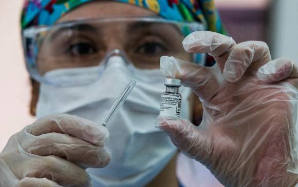 Desde las instalaciones del SIU Sede de Investigación Universitaria-, la U. de A. suma un apoyo más para agilizar el Plan de Vacunación contra el virus covid-19. FOTO JULIO CÉSAR HERRERA