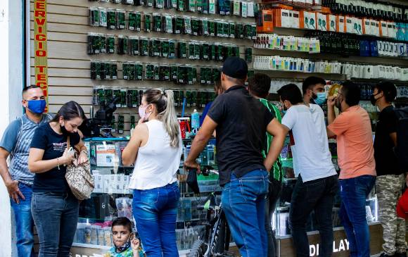 Los consumidores mejoraron su nivel de confianza en este mes. Foto: Jaime Pérez Munévar