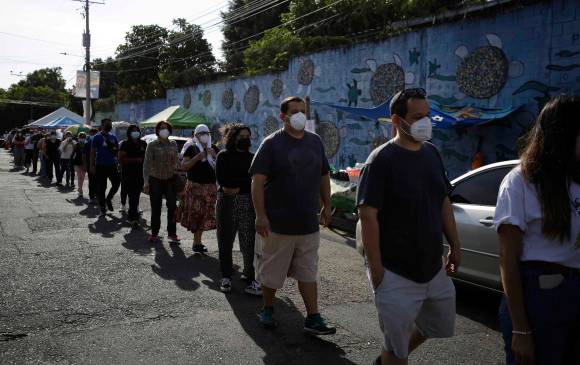 Más de 5,3 millones de salvadoreños están convocados para elegir a los 84 diputados de la Asamblea Legislativa, 262 consejos municipales y 20 representantes en el Parlamento Centroamericano (Parlacen). Foto: EFE. 