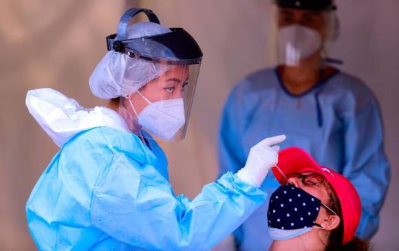 La entidad adoptó las letras del alfabeto griego para denominar las variantes y facilitar así su identificación para el público no científico y evitar la estigmatización asociada con el país de origen. Foto: EFE