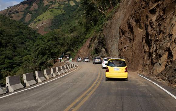 Imagen de contexto de la vía al Suroeste antioqueño, sector de Sinifaná. Foto: Edwin Bustamante Restrepo