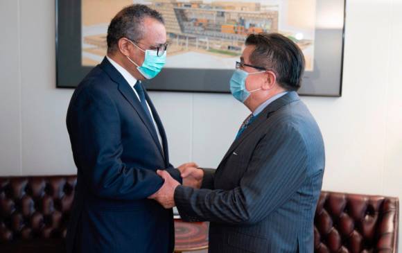 Ministro de Salud se reunió con director de la OMS para prioridades de covid-19 