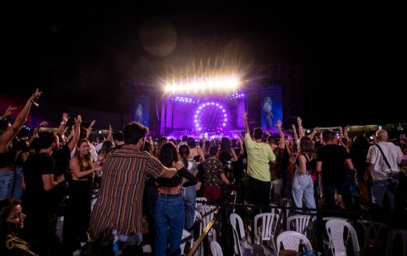 Los conciertos de la artista paisa Karol G en diciembre del año pasado, en el Atanasio Girardot, generaron 7 millones de dólares como derrama económica. Una cifra similar a esta se estima que dejará el concierto de Maluma el próximo 30 de abril. FOTO camilo suárez