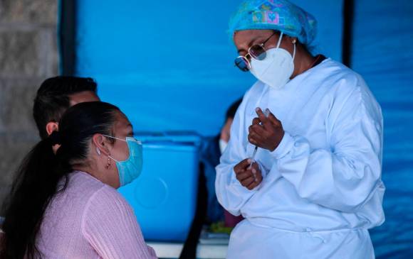 La vacunación avanza a buen ritmo en Medellín. FOTO: Colprensa