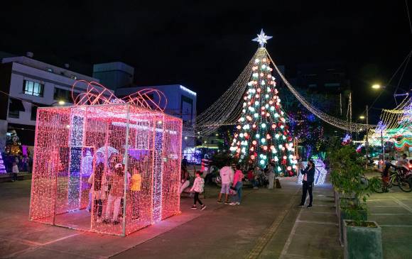 Toda una fiesta de luces por las calles de Itagüí