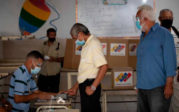 La ONG Voto Joven reportó más de 755 irregularidades en las elecciones regionales de Venezuela. Foto: EFE. 