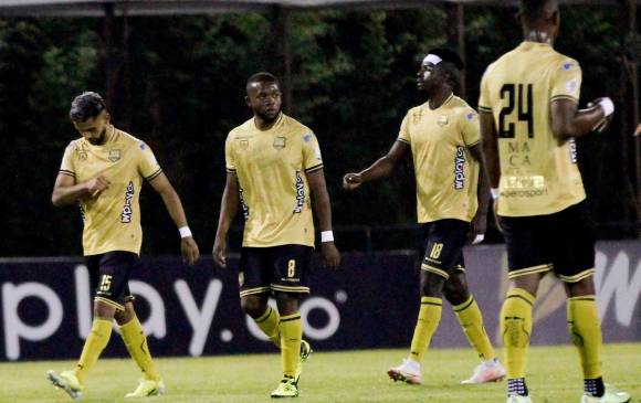 Alejandro Artunduaga y Marco Pérez anotaron los goles del conjunto dorado. FOTO: CORTESÍA DIMAYOR. 