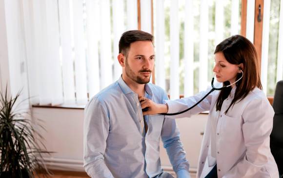 Consulte las listas de profesionales de que dispone. FOTO Sstock