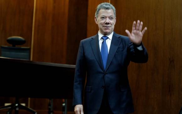 El expresidente Juan Manuel Santos aseguró que no tuvo efectos adversos tras aplicarse la vacuna de Pfizer. FOTO COLPRENSA