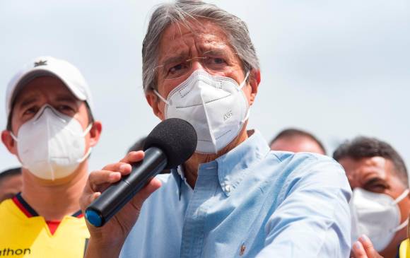 Guillermo Lasso se atribuyó el triunfo en las elecciones presidenciales de Ecuador, gracias a la superioridad en votos reportada por el CNE. FOTO EFE. 