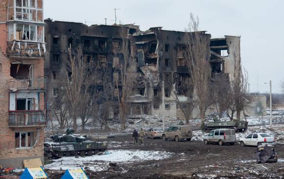 Los rusos atacaron una base militar en Lviv, Ucrania, cercana a la frontera con Polonia. En la arremetida murieron 35 personas y hubo 134 heridos. FOTO Getty