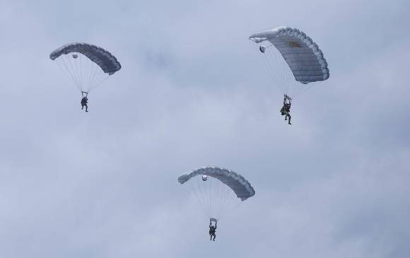 El accidente se registró durante un entrenamiento de operación de salto de línea estática en el Fuerte Militar de Tolemaida. Foto: Colprensa.
