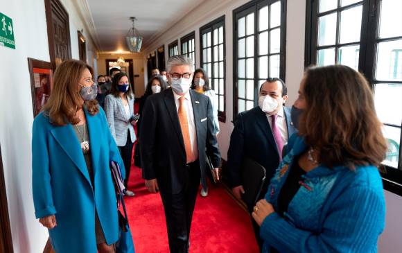 La vicepresidenta Marta Lucía Ramírez y miembros de la CIDH en su primer día de la visita de la Comisión a Colombia. FOTO CIDH