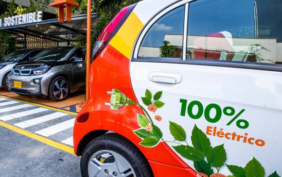 En 2019, último año de normalidad antes de la pandemia del covid-19, según Andemos, en Colombia se vendieron 923 vehículos eléctricos y fue el país líder en América Latina, seguido por República Dominicana, con 625 matriculados. FOTO Juan Antonio Sánchez