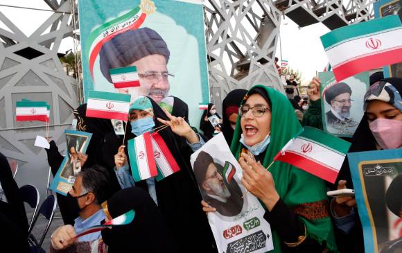 La inminencia del rescate del acuerdo nuclear coincide con la llegada al poder en Irán del ultraconservador, Ebrahim Risí. FOTO efe