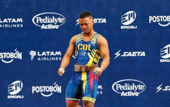 El pesista Estiven Villar del registro de la Liga de Bogotá le dio el primer oro a Colombia en los Juegos Panamericanos. FOTO: CORTESÍA COC