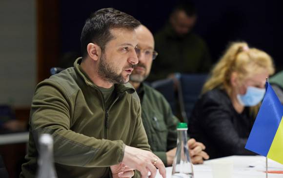 Presidente de Ucrania, Volodomir Zelenski. De acuerdo con portavoces de Rusia y Ucrania las partes se acercan en las negociaciones para lograr un alto al fuego. FOTO EFE