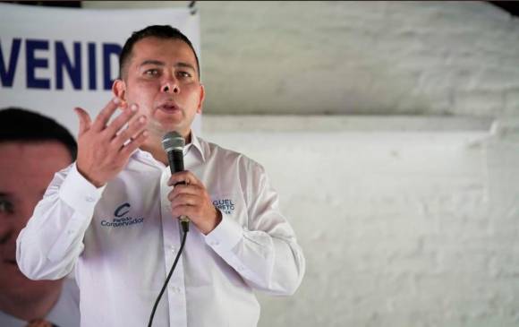 El congresista del Partido Conservador Miguel Ángel Barreto Castillo radicará proyecto de ley que propone descuentos para las personas que se vacunen. Foto: Twitter @MigueBarretoC