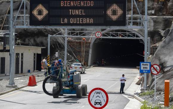 La excavación del nuevo túnel de La Quiebra comenzó en marzo de 2018 y duró un año hasta lograr perforar los 8,6 km (4,3 km en cada tubo). FOTO: MANUEL SALDARRIAGA