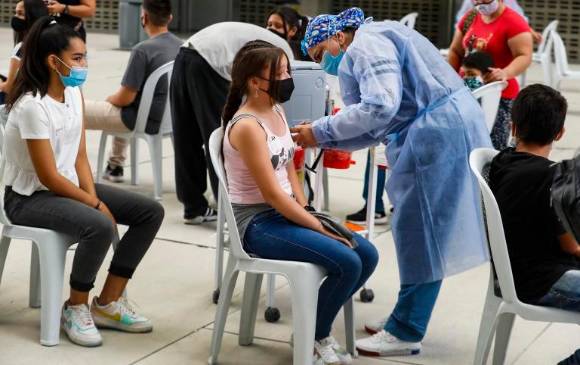 La ciudad cuenta con biológicos de AstraZeneca y Pfizer. FOTO MANUEL SALDARRIAGA