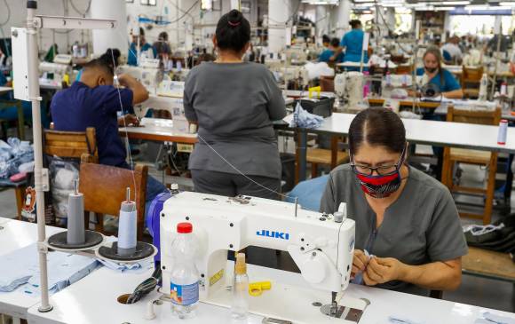 La industria manufacturera de Antioquia mostró un repunte en producción a septiembre de 2021. FOTO Manuel Saldarriaga