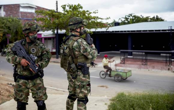 Ministerio de Defensa ordenó reforzar el pie de fuerza en Arauca con 2.000 militares, para sumar una defensa de 7.783 integrantes, incluidos miembros de la fuerza aérea, tras presencia de un dron en Arauquita. FOTO JULIO CÉSAR HERRERA