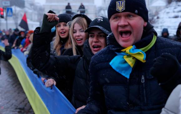 Buques de guerra y tropas: se calentó Ucrania 