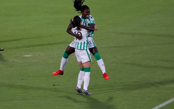 La alegría de las jugadoras verdes, que vencieron al DIM. FOTO CAMILO SUÁREZ