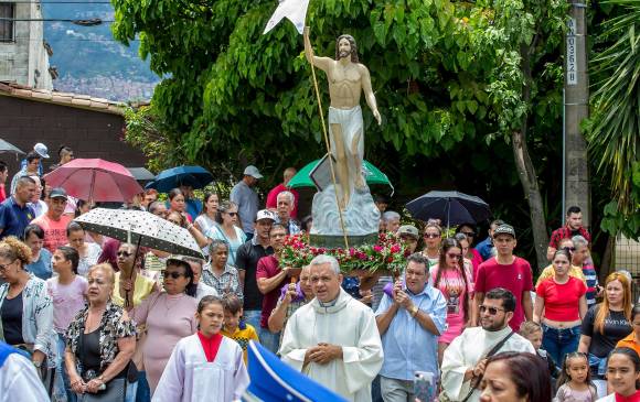 El ministro de Salud, Fernando Ruiz, dijo que evitar las tradicionales procesiones, que son las que más generan aglomeraciones, será una de las medidas. FOTO ARCHIVO JUAN ANTONIO SÁNCHEZ