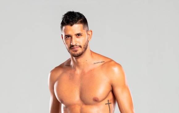 Juan Manuel Gil práctica la natación desde niño y su meta es estar en la Copa Mundial de clavados de altura. FOTO Caracol TV
