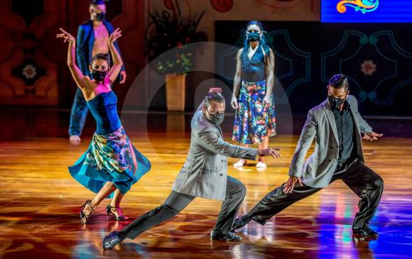 Actores, músicos y bailarines han regresado a los escenarios de 40 teatros en la ciudad. FOTO Juan Antonio Sánchez