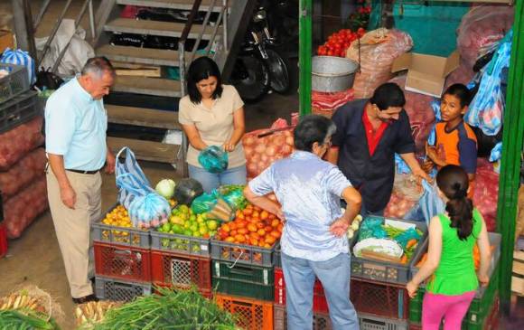 Alto costo de los agroinsumos sigue encareciendo el precio de los comestibles en Colombia. FOTO: COLPRENSA