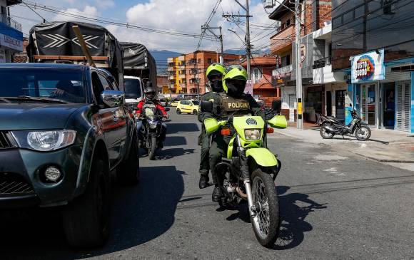 A pesar de la vigilancia policial, los habitantes de Barrio Antioquia cuentan que la venta de drogas se presenta todo el día. FOTO: MANUEL SALDARRIAGA.