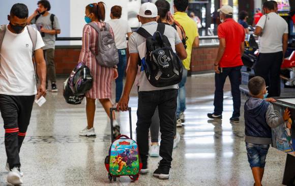 Se proyecta que dos millones y medio de viajeros se movilicen por ambas terminales terrestres de Medellín. FOTO Manuel Saldarriaga