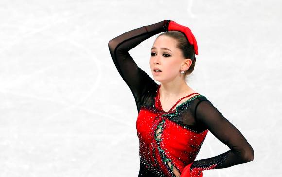 La deportista rusa consiguió, por primera vez en la historia, un cuádruple salto sobre el hielo. FOTO EFE