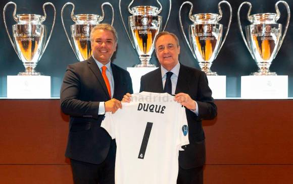 El mandatario de los colombianos Iván Duque, junto al presidente del Real Madrid, Florentino Pérez. FOTO TOMADA REAL MADRID.COM