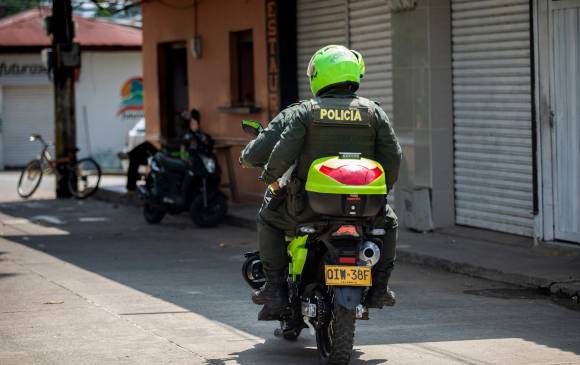 Los dos patrulleros se encontraban haciendo labores de vigilancia en el barrio El Rosario cuando fueron atacados. FOTO: Camilo Suárez.