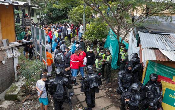 Esteban Restrepo, secretario de Gobierno de Medellín, precisó que el proceso, en el cual 100 construcciones serían derribadas, se tomaría ocho días. Aunque afirmó que habría garantías para los moradores. Foto: Manuel Saldarriaga Quintero