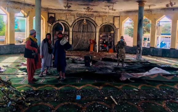 El de Kunduz es el segundo atentado del Estado Islámico contra una mezquita en lo que va de la semana. El domingo también se presentó un ataque similar en un templo de Kabul. FOTO EFE