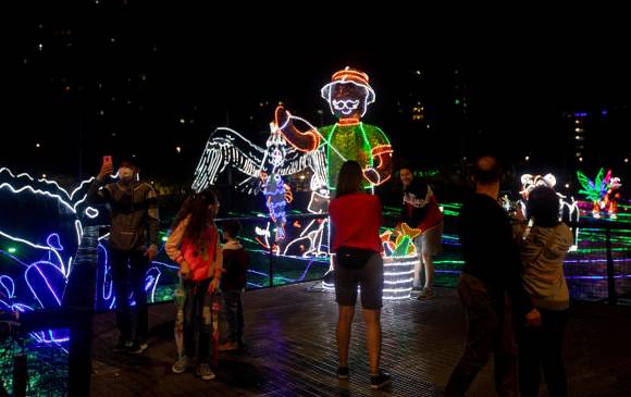 En noviembre, se entregaron 30.500 figuras tejidas a mano y se encendieron 28 millones de bombillas LED: EPM. FOTO: Camilo Suárez