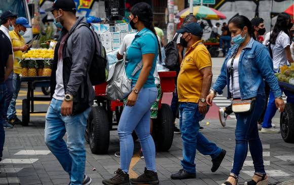 Los altos índices de movilidad favorecen la circulación de las nuevas variantes del virus. FOTO MANUEL SALDARRIAGA