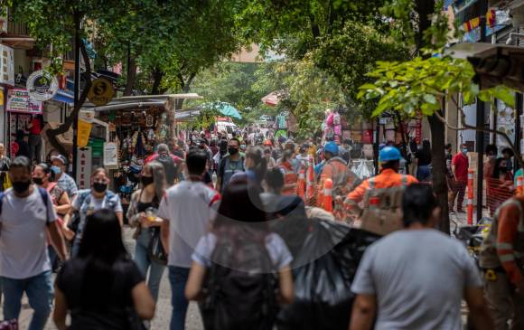 Según el Dane, Medellín se ubicó en abril entre las 12 ciudades con mayores tasas de desempleo (17,5 %). El plan de la Alcaldía contempla 20.000 nuevos empleos para jóvenes. FOTO Camilo suárez