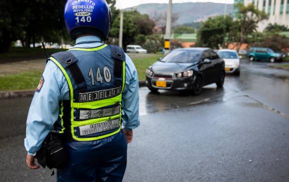 La Secretaría de Movilidad de Medellín realiza controles en diferentes zonas para intervenir la informalidad. FOTO Camilo Suárez
