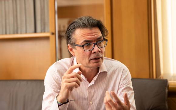 A sus 55 años, Alejandro Gaviria abandona la academia y se lanza a la Presidencia en su primera experiencia en la política electoral. FOTO Camilo Suárez