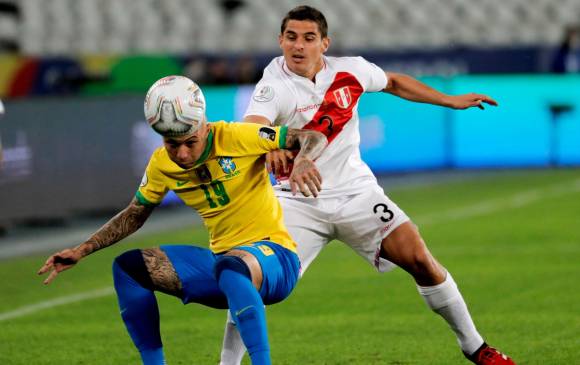 El último antecedente entre ambas selecciones fue la goleada 4-0 que le propinó Brasil a Perú en la fase de grupos. Sin embargo, el técnico Tite no se fía y dice que ahora será a otro precio. FOTO efe