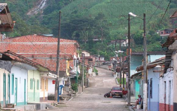 Alrededor de 200 familias resultaron damnificadas por la creciente en Cisneros, Antioquia, del río Nus. FOTO Manuel Saldarriaga
