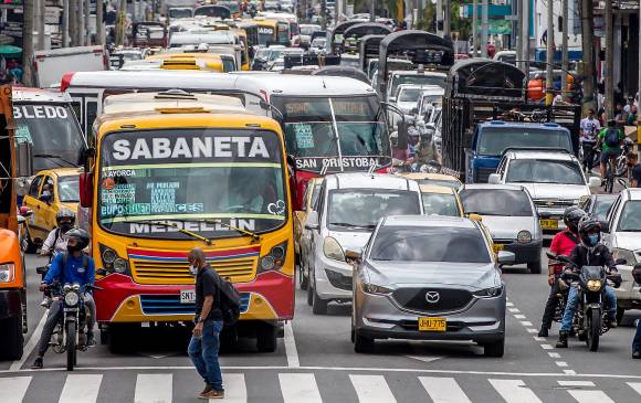 La Alcaldía de Medellín informó sobre el regreso del pico y placa a la ciudad. FOTO JUAN ANTONIO SÁNCHEZ