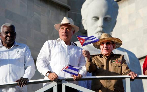 Raúl Castro deja el poder en el Partido Comunista de Cuba y elige como sucesor a Miguel Díaz-Canel a quien siempre se refirió como el mejor discípulo. FOTO Getty